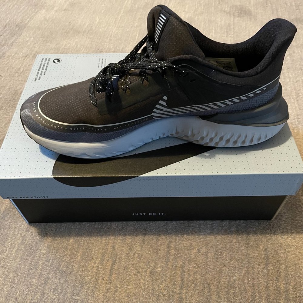 NIKE Legend React 2 Shield NEW Men's Size 9 - Picture 3 of 6